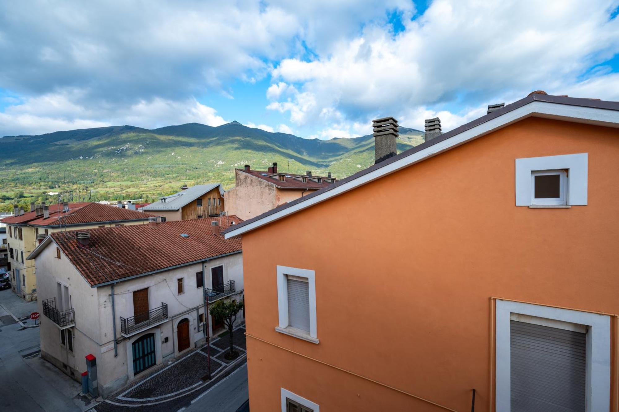La Mansarda Appartement Castel Di Sangro Buitenkant foto